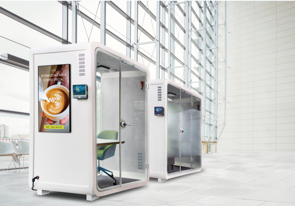 好体育全站登录平台子公司达擎之智慧行动办公舱，采用PDLC智能调光玻璃设计，透过通电与断电的电流切换，呈现透明与雾面效果，具节能降耗特性并兼顾隐私，确保信息安全