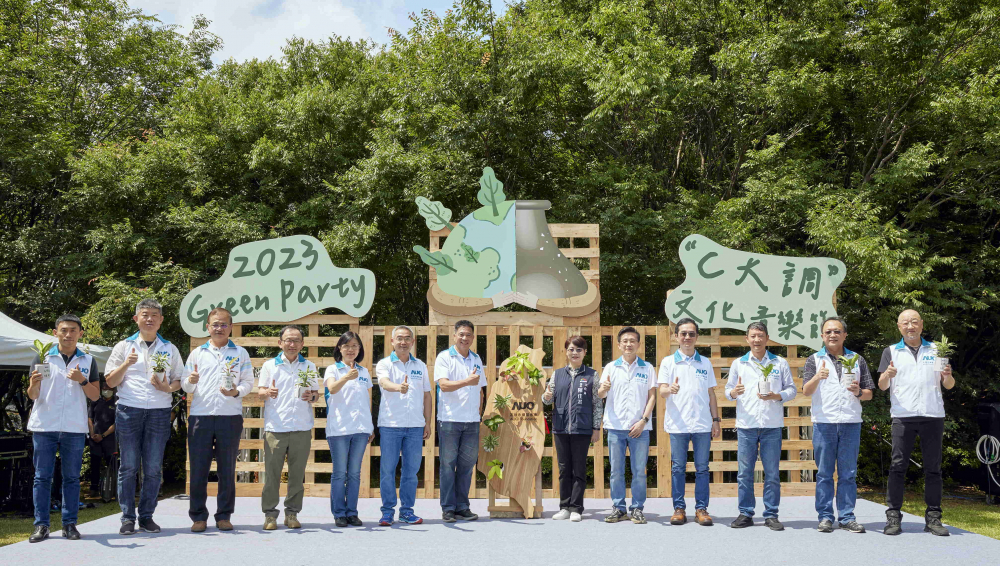 友達光電攜手供應商夥伴及台中市政府，共同倡議及推廣加樹減塑、節能減碳的淨零綠生活