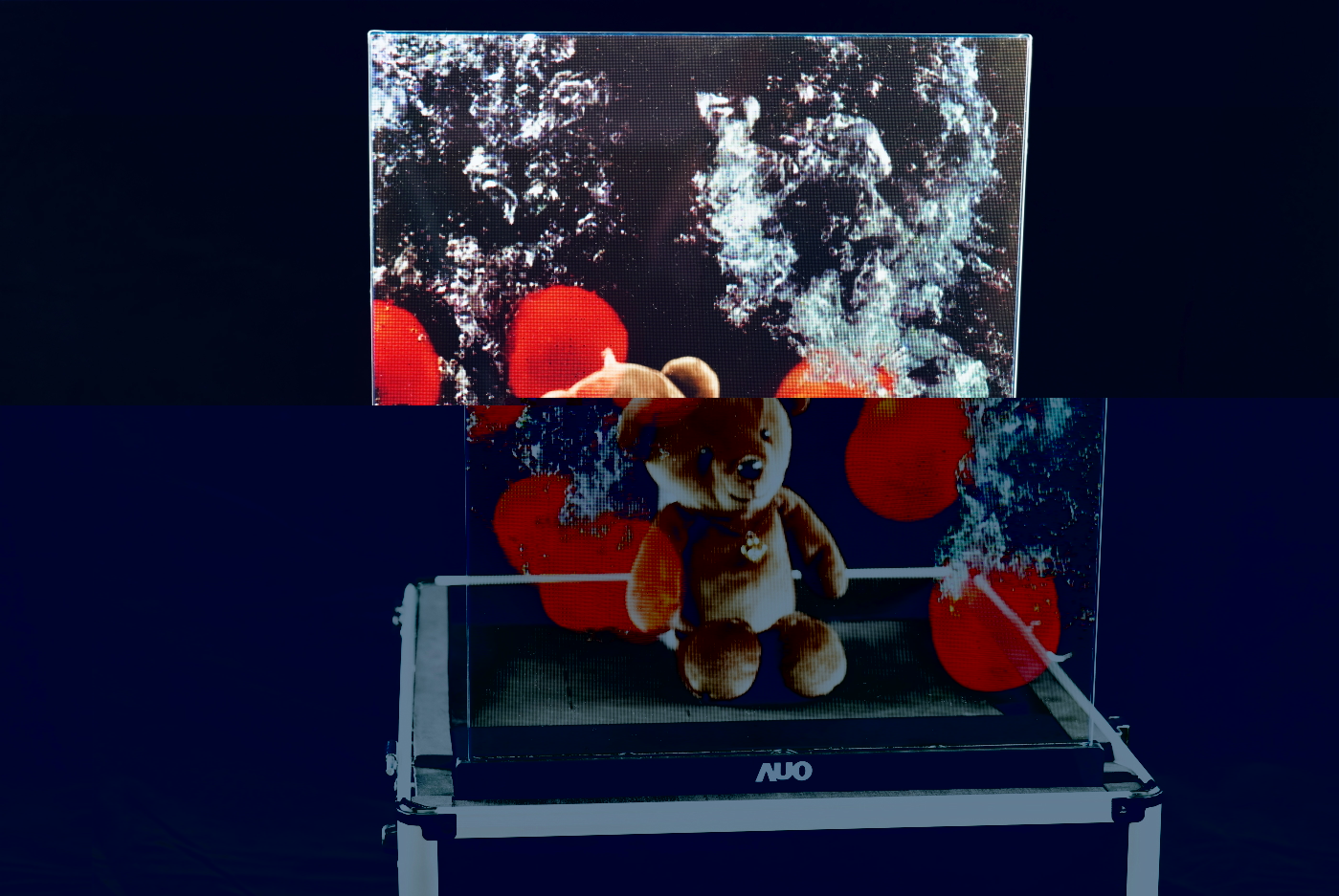 友達領先研發Micro LED透明顯示器，具備高穿透、低繞射、高亮度、可拼接之特性，可應用於智慧移動、智慧零售、商業展示等多元場域