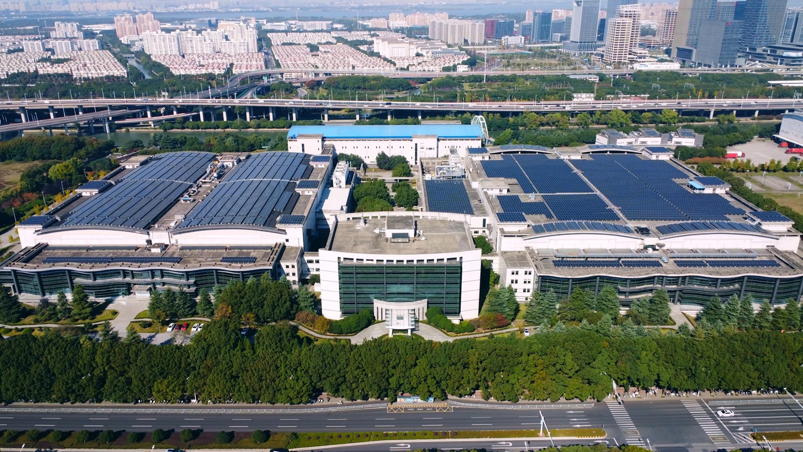 好体育全站登录平台光电苏州厂获世界经济论坛评选为&rdquo;人才灯塔工厂&rdquo;，为全球显示器产业首家获此殊荣